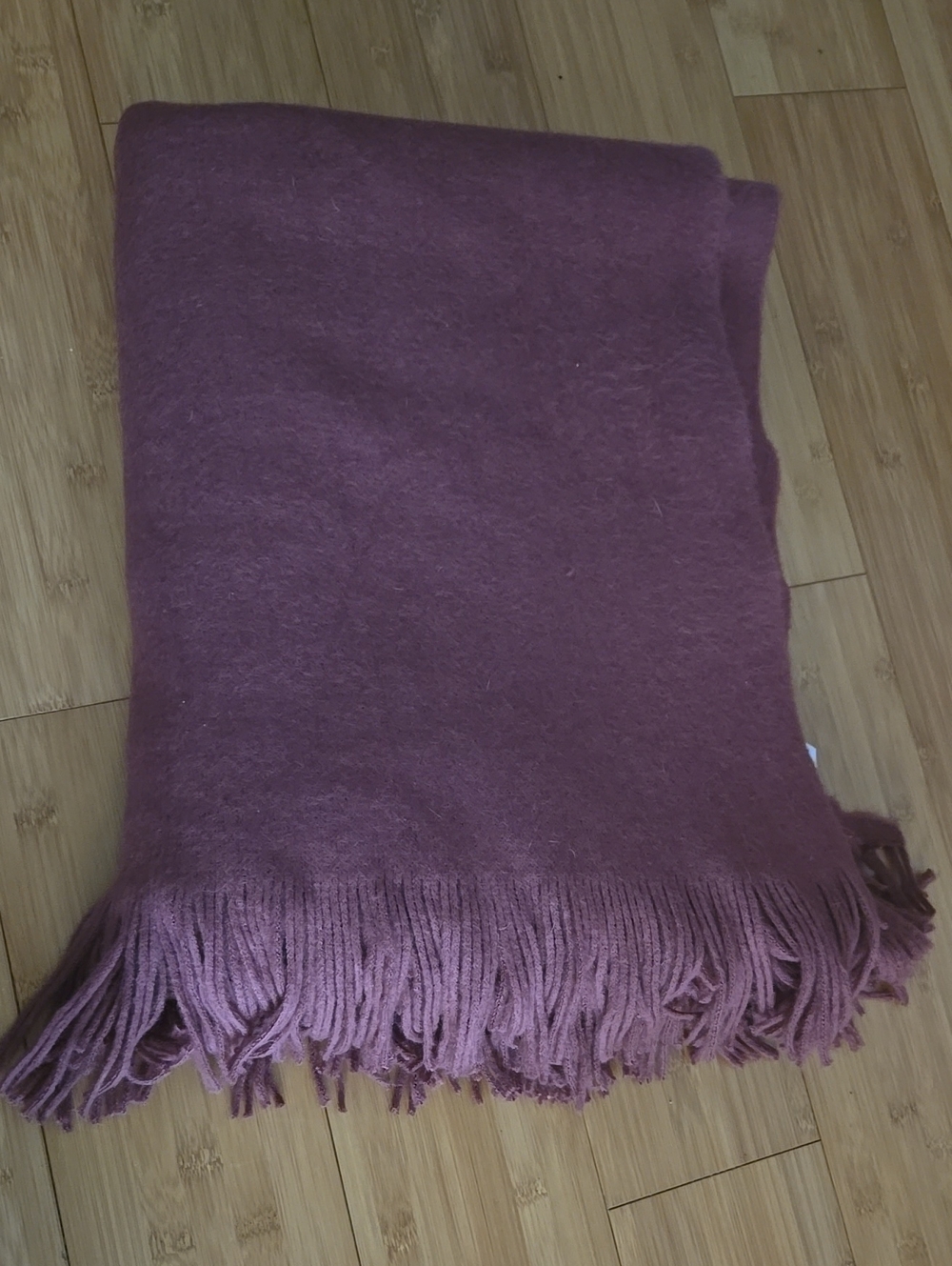 New Southern Living Deep Mauve Fringe Throw